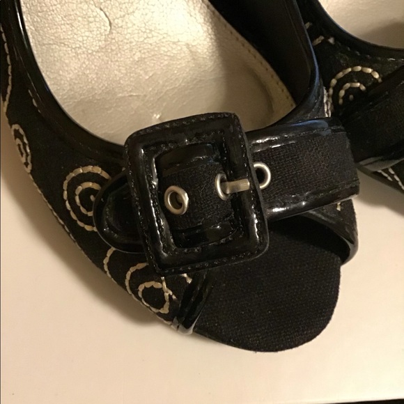 NATURALIZER peep toe sling backs. Size 9.5 - Picture 4 of 11